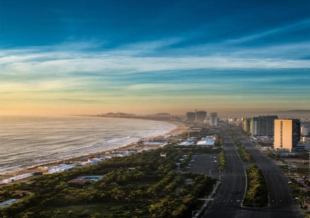 Sunrise Luxury Apartment With Ocean View Дананг Экстерьер фото