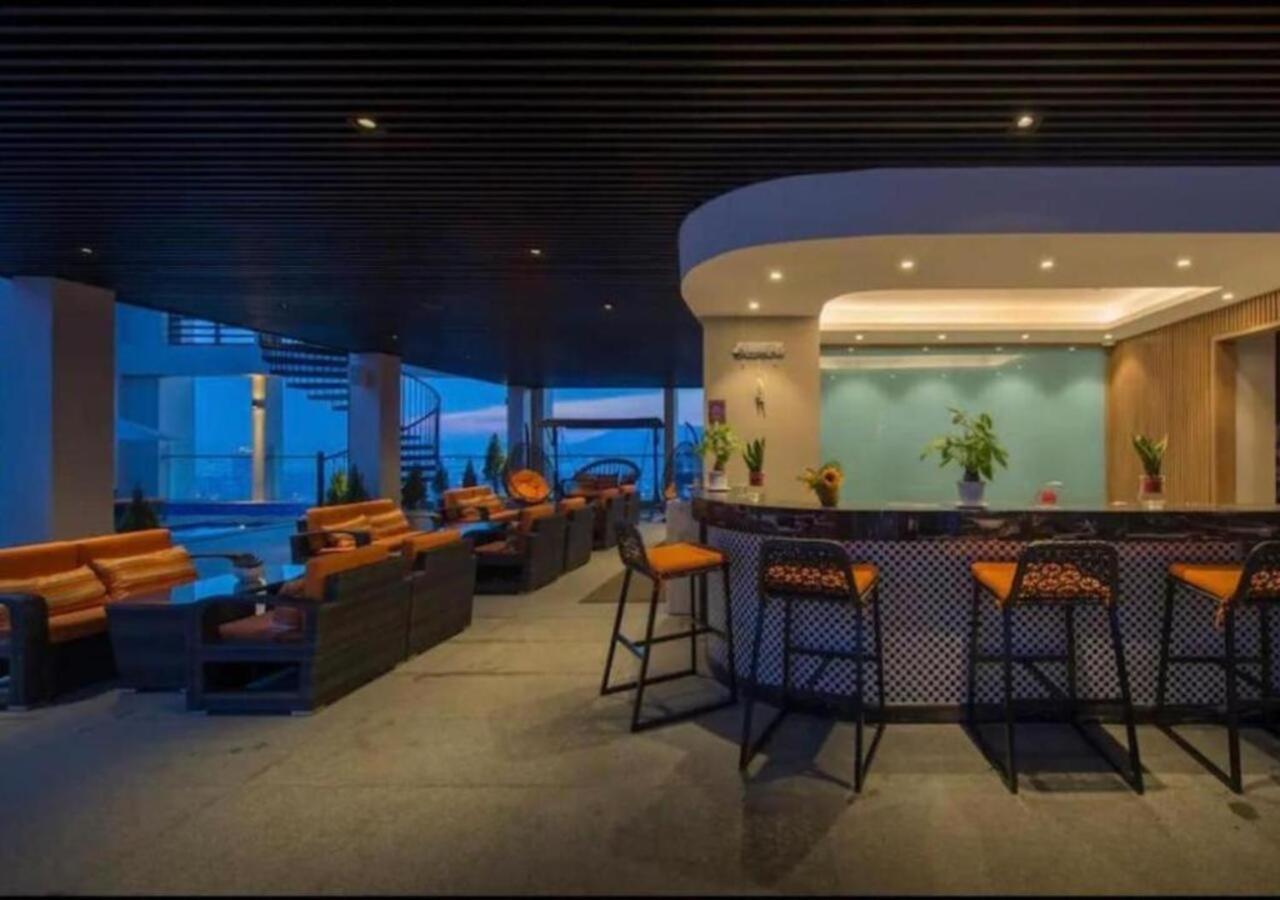 Sunrise Luxury Apartment With Ocean View Дананг Экстерьер фото