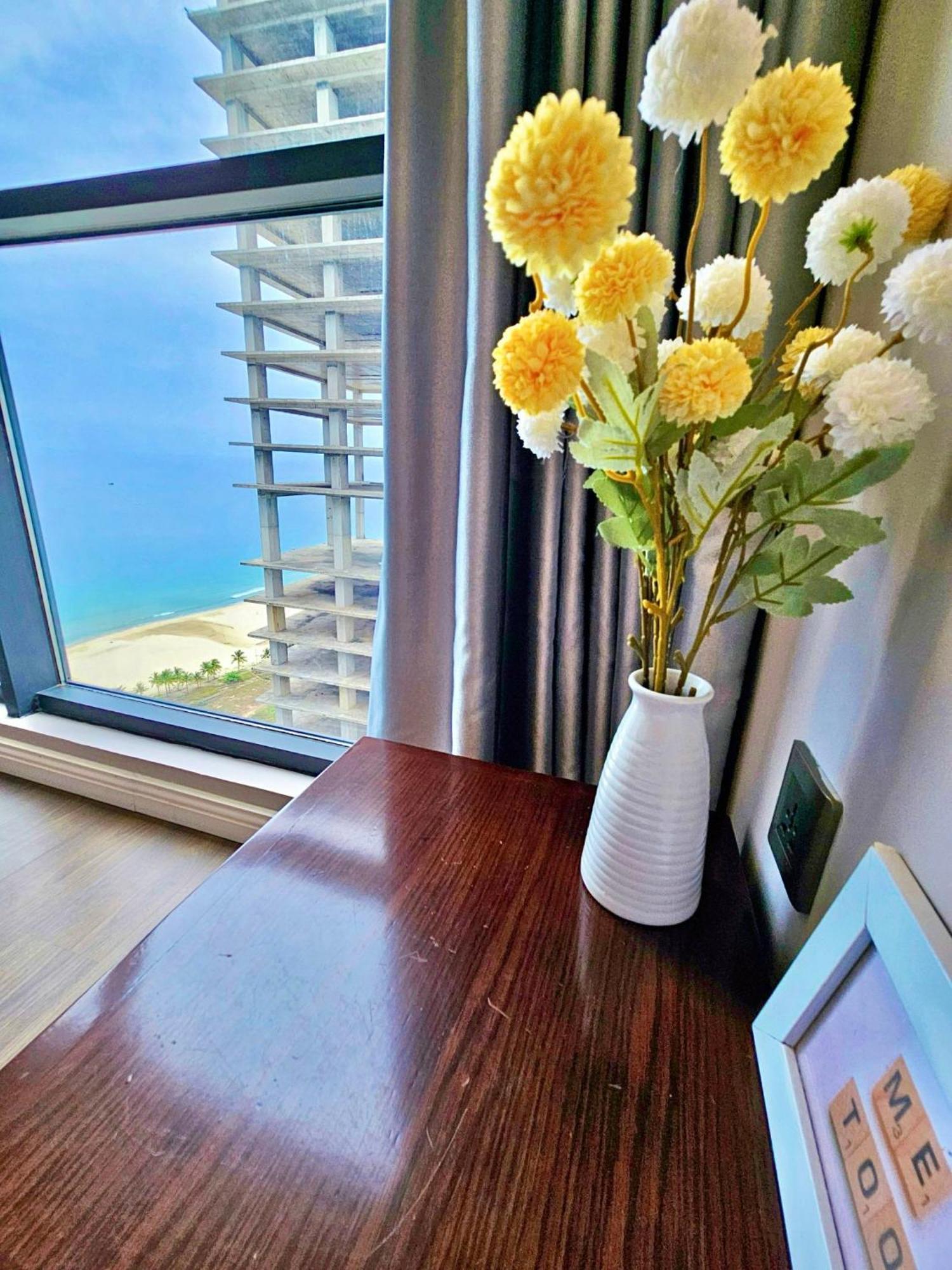 Sunrise Luxury Apartment With Ocean View Дананг Экстерьер фото
